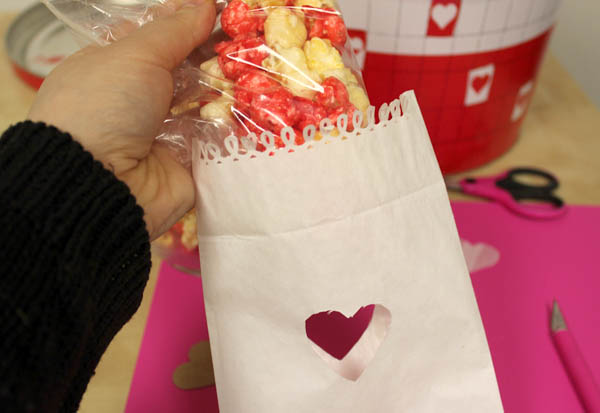 simple-sweet-diy-valentines-day-treat-bag-plastic