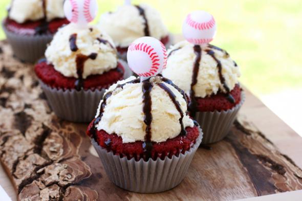 baseball-snacks-red-velvet-cupcakes